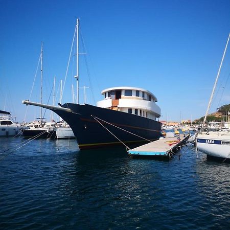 Classic Yacht Yanika Yachting Watersport Ets 维拉普特祖 外观 照片