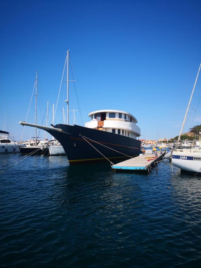 Classic Yacht Yanika Yachting Watersport Ets 维拉普特祖 外观 照片