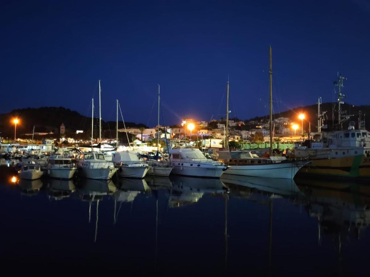 Classic Yacht Yanika Yachting Watersport Ets 维拉普特祖 外观 照片